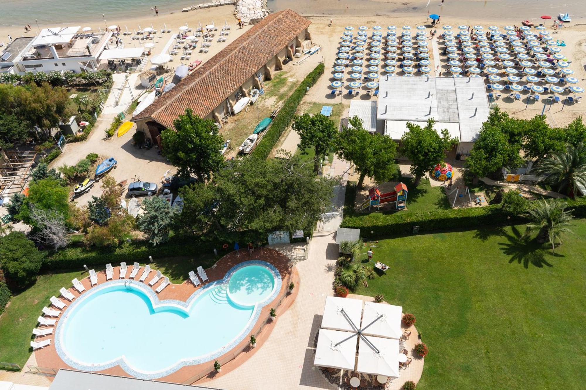 Hermitage Hotel 4*